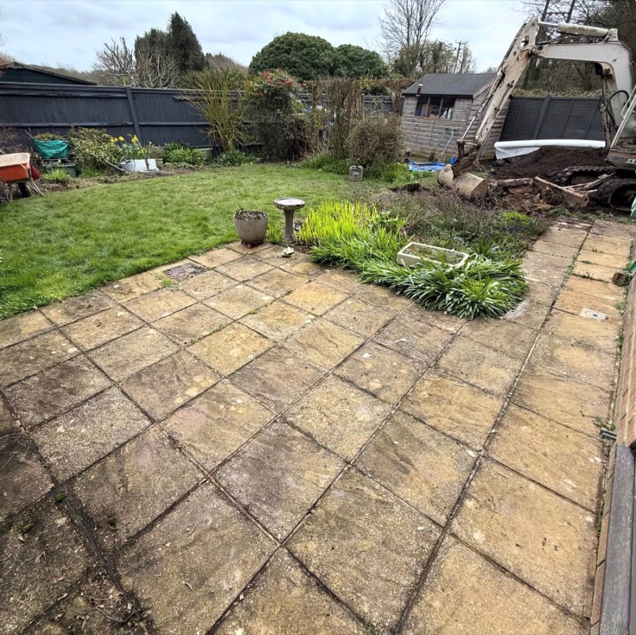 Garden transformation before &ndash; Andover Groundworks